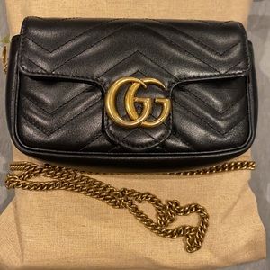 GG Marmont matelassé leather super mini bag